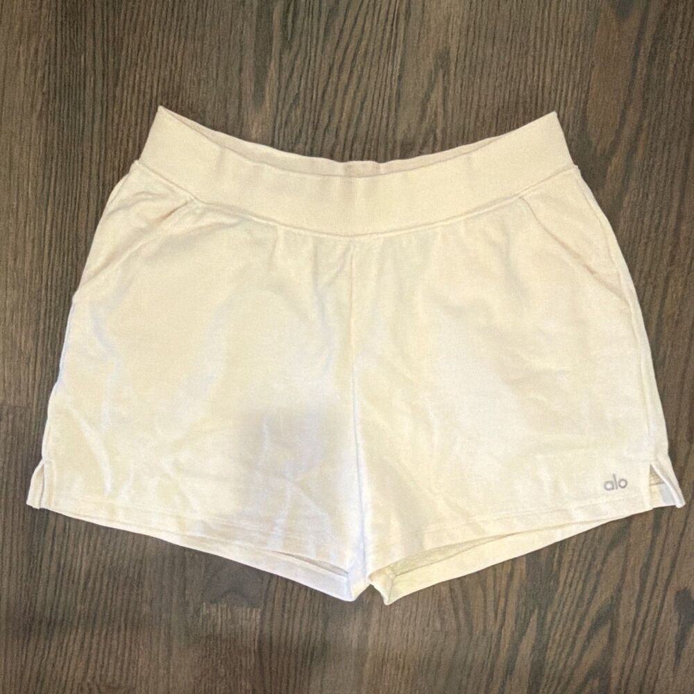 ALO YOGA Accolade Sweat Short Ivory Off White Fleece Drawstring Women's Size S